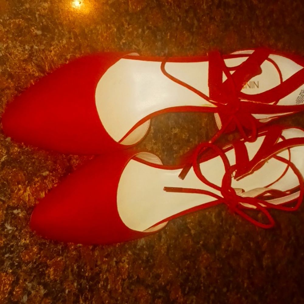 Red tie nine west heels